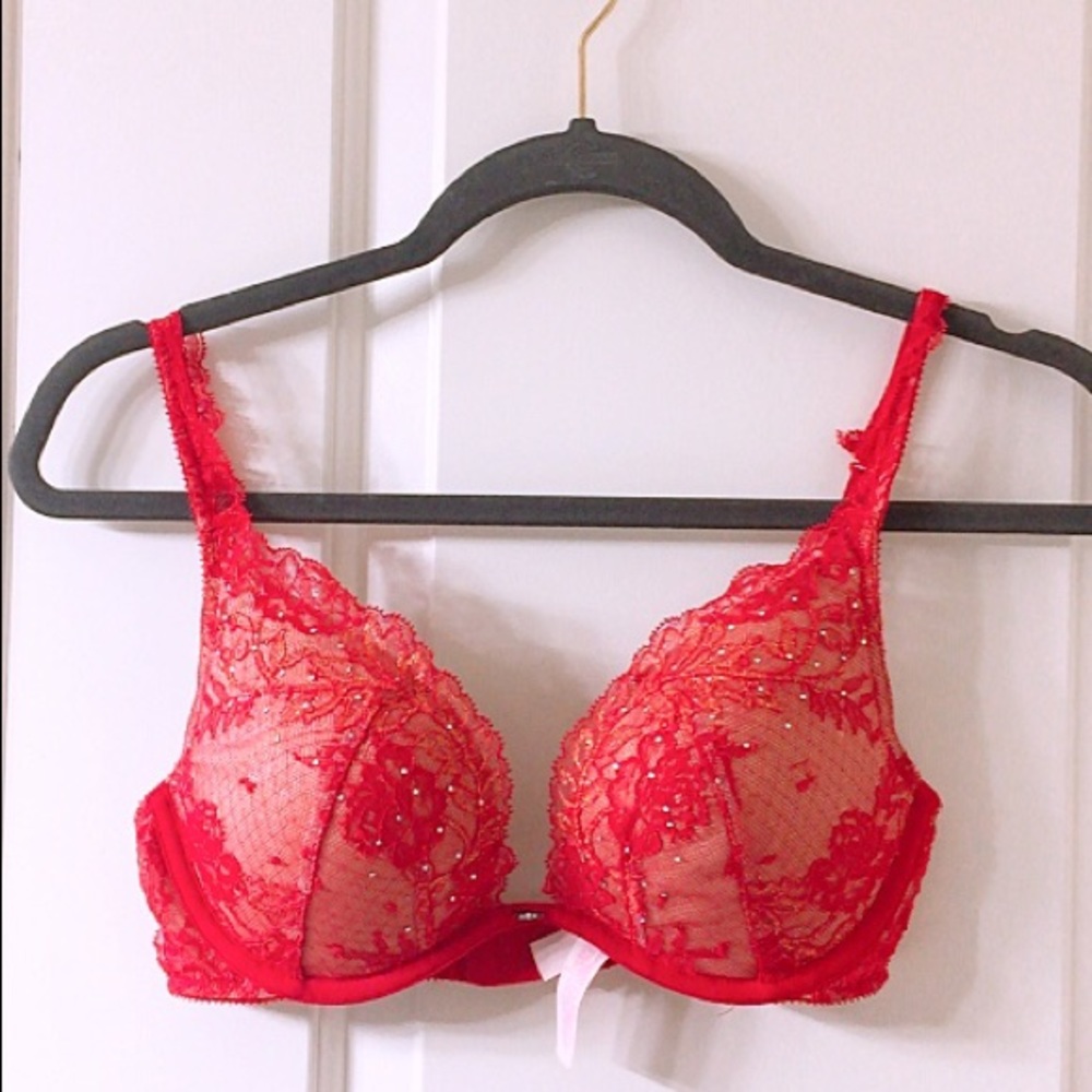 NOT AVAILABLE Red Lace Victoria’s Secret Bra